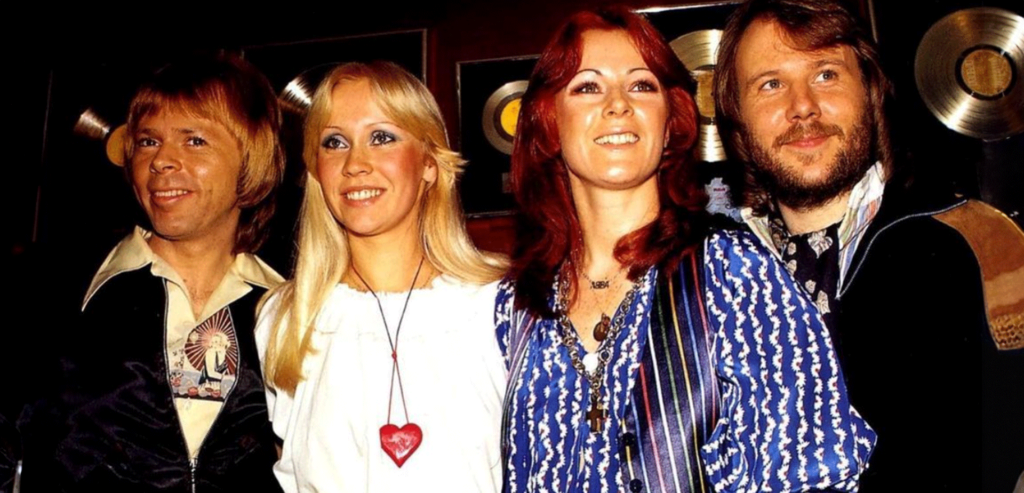 Imagen de ABBA, grupo sueco legendario conocido por éxitos como 'Dancing Queen' y 'Mamma Mia', nominado al Grammy en cinco ocasiones y considerado uno de los actos más exitosos en la historia de la música pop.