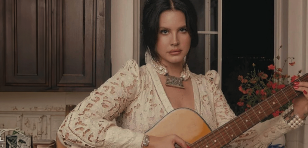 Imagen de Lana del Rey, cantautora aclamada por la crítica, nominada a múltiples Premios Grammy y conocida por éxitos como 'Video Games' y 'Summertime Sadness'